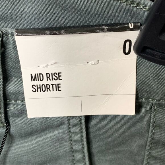 Express Mid rise shortie shorts - light army green - Picture 6 of 10